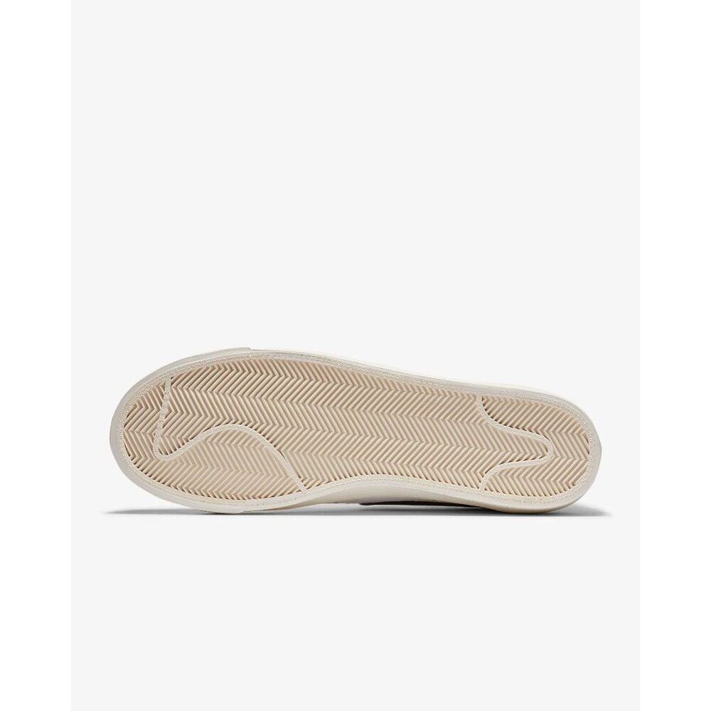 Nike Blazer Low '77 Sneakers in White Black Sail 8.5 with box Womens Athletic - Picture 7 of 17